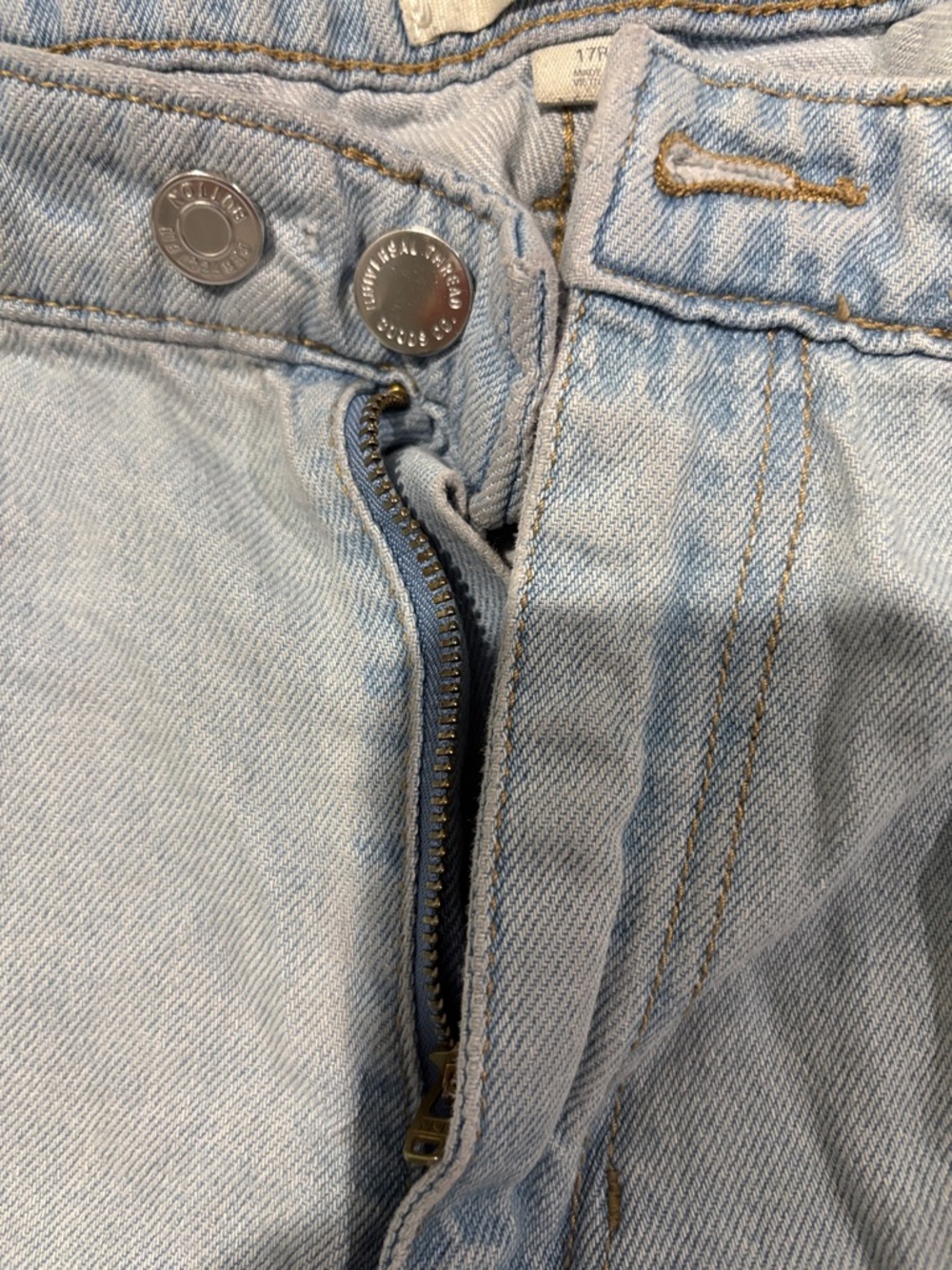 Universal Thread Light Blue Denim Cargo Jeans - Picture 6 of 8